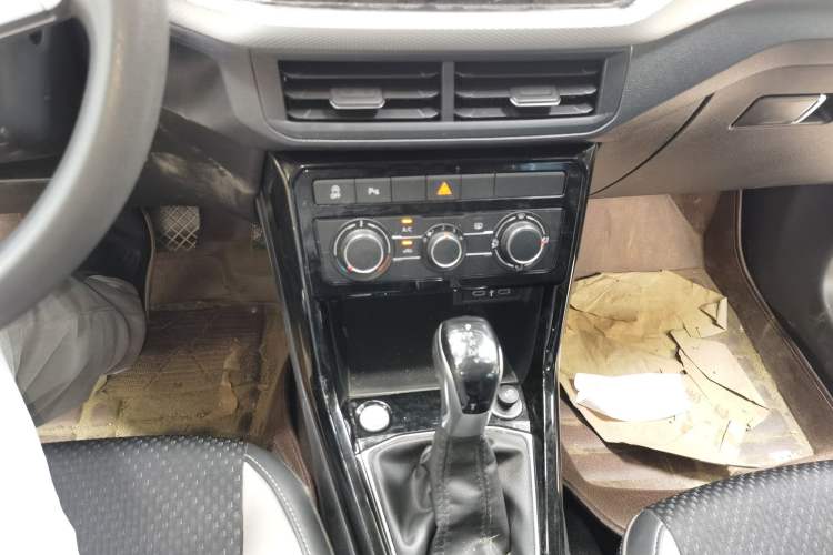 Used Volkswagen Tacqua 2021 1.5L Automatic 30th Anniversary Edition Gear Lever