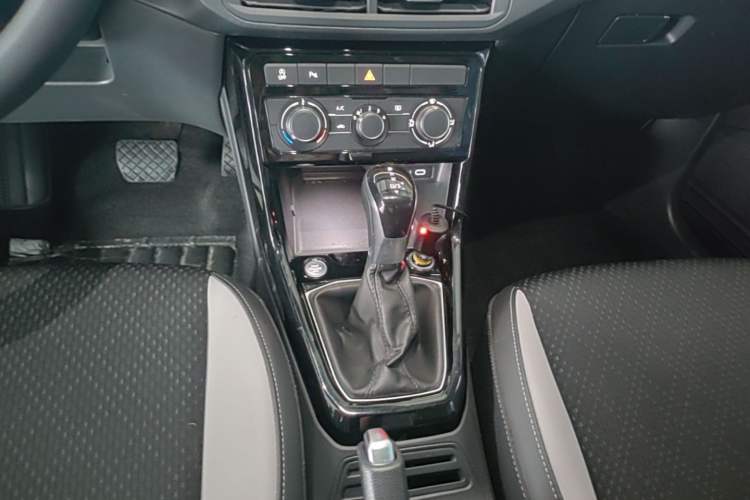 Used Volkswagen Tacqua 2021 1.5L Automatic Yue Zhi Lian Edition Gear Lever