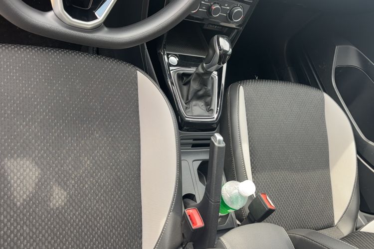 Used Volkswagen Tacqua 2021 200TSI DSG JoyConnect Edition Gear Lever