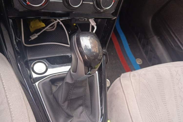 Used Volkswagen Tacqua 2021 1.5L Automatic 30th Anniversary Edition Gear Lever
