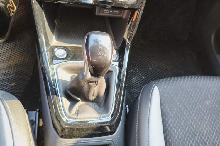 Used Volkswagen Tacqua 2021 200TSI DSG JoyConnect Edition Gear Lever