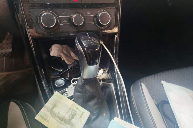 Used Volkswagen Tacqua 2021 1.5L Automatic Yue Zhi Lian Edition Gear Lever