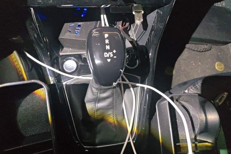 Used Volkswagen Tacqua 2021 280TSI DSG R-Line Connected Version Gear Lever