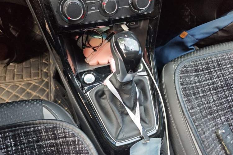 Used Volkswagen Tacqua 2021 1.5L Automatic Yue Zhi Lian Edition Gear Lever