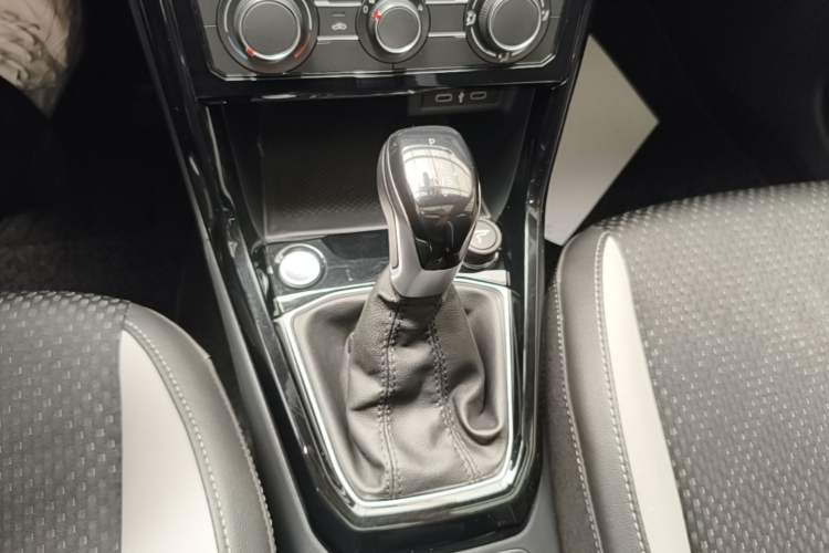 Used Volkswagen Tacqua 2021 1.5L Automatic Yue Zhi Lian Edition Gear Lever