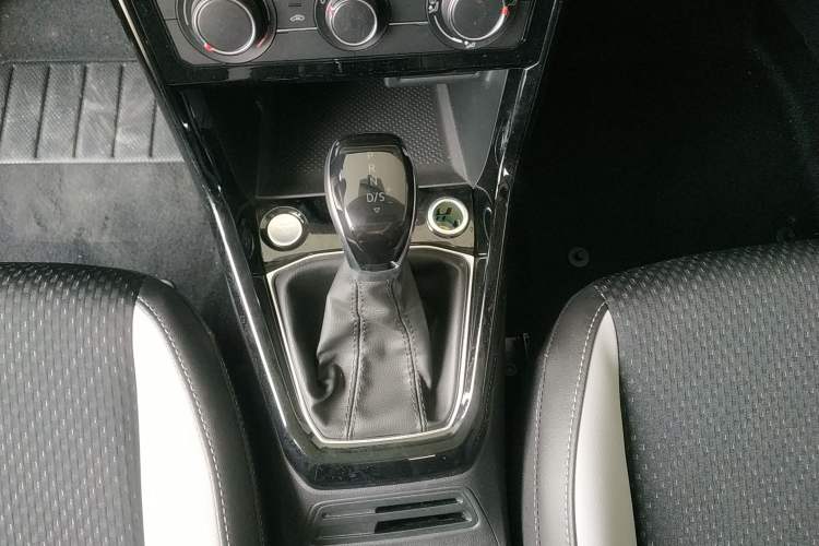 Used Volkswagen Tacqua 2021 1.5L Automatic Yue Zhi Lian Edition Gear Lever