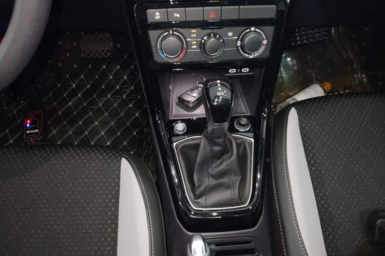Used Volkswagen Tacqua 2021 1.5L Automatic Yue Zhi Lian Edition Gear Lever