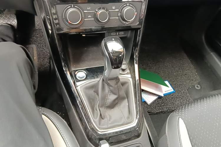 Used Volkswagen Tacqua 2021 1.5L Automatic Yue Zhi Lian Edition Gear Lever