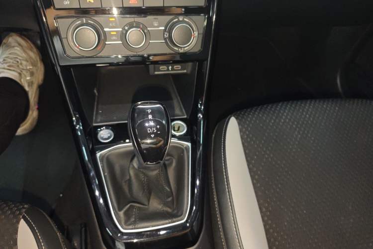 Used Volkswagen Tacqua 2021 1.5L Automatic Yue Zhi Lian Edition Gear Lever
