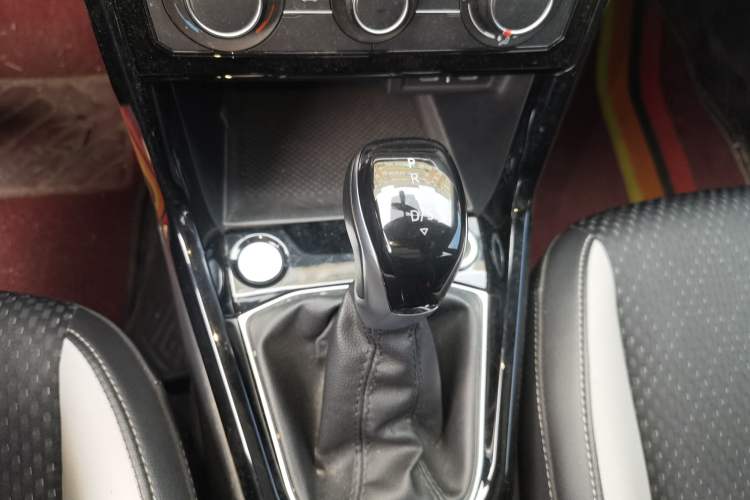 Used Volkswagen Tacqua 2021 1.5L Automatic Yue Zhi Lian Edition Gear Lever
