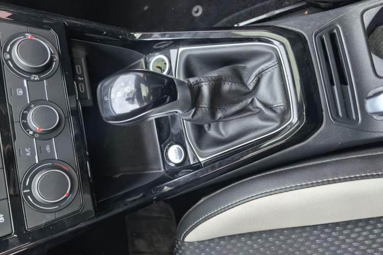 Used Volkswagen Tacqua 2021 1.5L Automatic Yue Zhi Lian Edition Gear Lever