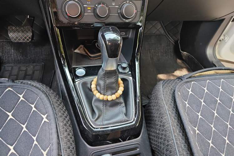 Used Volkswagen Tacqua 2021 1.5L Automatic 30th Anniversary Edition Gear Lever