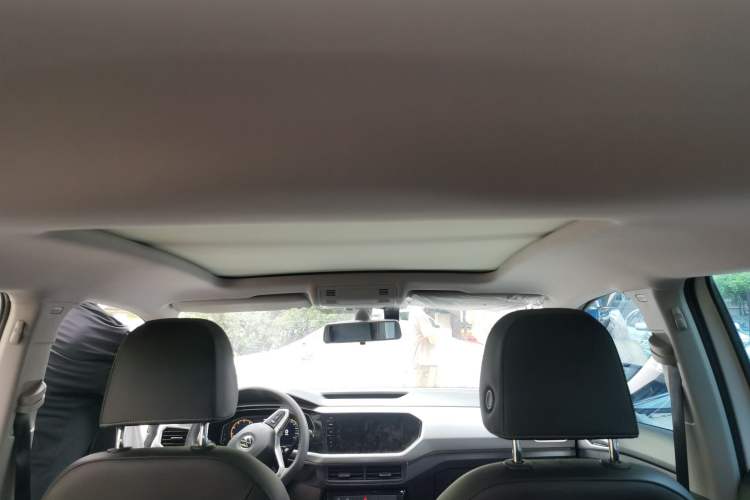 Used Volkswagen Tacqua 2021 1.5L Automatic 30th Anniversary Edition Headliner