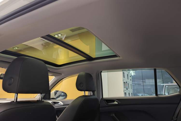 Used Volkswagen Tacqua 2021 1.5L Automatic Yue Zhi Lian Edition Headliner