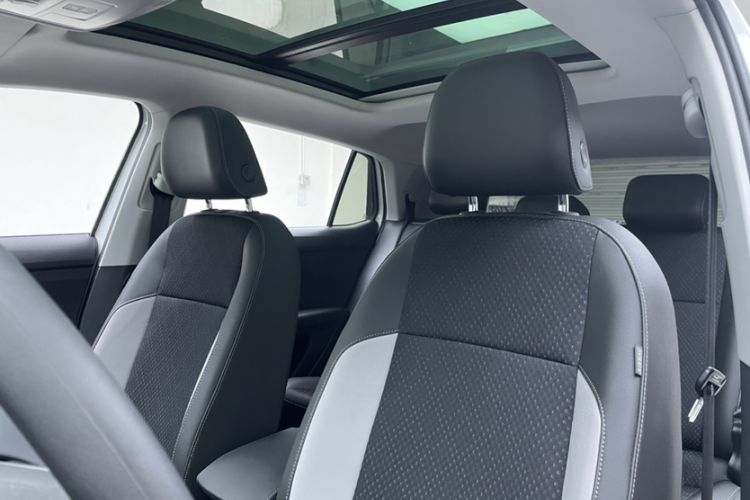 Used Volkswagen Tacqua 2021 1.5L Automatic Yue Zhi Lian Edition Headliner