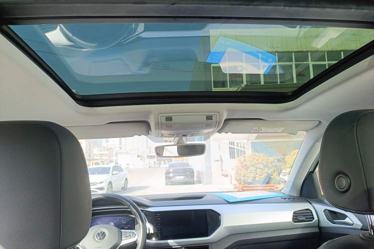 Used Volkswagen Tacqua 2021 280TSI DSG EnjoyPro Smart Connectivity Version Headliner