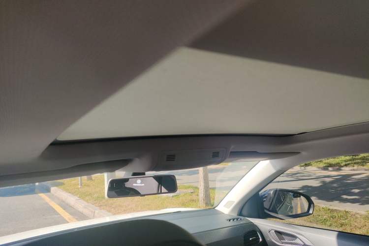 Used Volkswagen Tacqua 2021 1.5L Automatic Yue Zhi Lian Edition Headliner