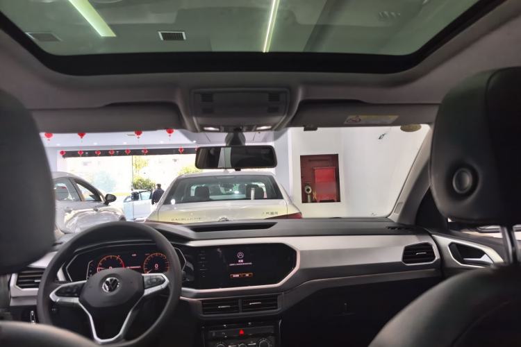 Used Volkswagen Tacqua 2021 200TSI DSG JoyConnect Edition Headliner