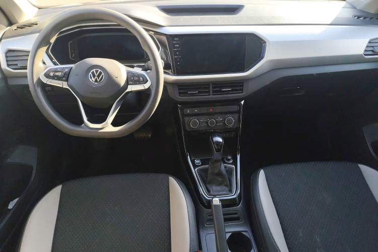 Used Volkswagen Tacqua 2021 200TSI DSG JoyConnect Edition Interior 2