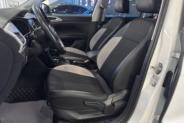 Used Volkswagen Tacqua 2021 280TSI DSG R-Line Connected Version Interior 2