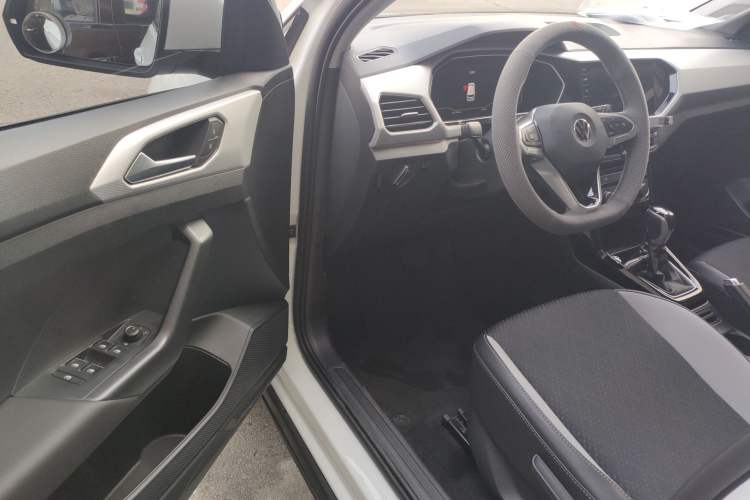 Used Volkswagen Tacqua 2021 1.5L Automatic Yue Zhi Lian Edition Interior 3