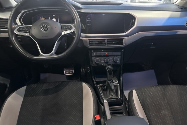 Used Volkswagen Tacqua 2021 280TSI DSG R-Line Connected Version Interior 3