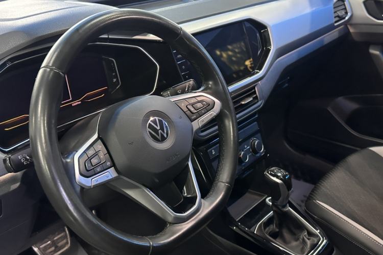 Used Volkswagen Tacqua 2021 280TSI DSG R-Line Connected Version Interior 4