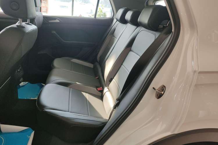 Used Volkswagen Tacqua 2021 280TSI DSG EnjoyPro Smart Connectivity Version Interior 4