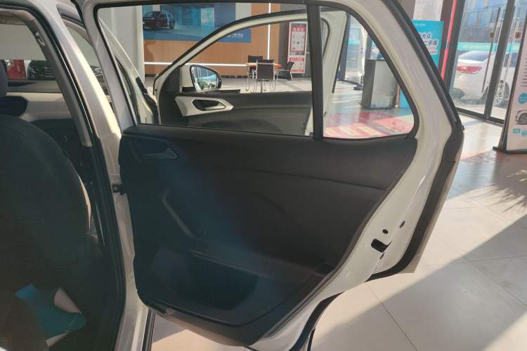 Used Volkswagen Tacqua 2021 280TSI DSG EnjoyPro Smart Connectivity Version Interior 6