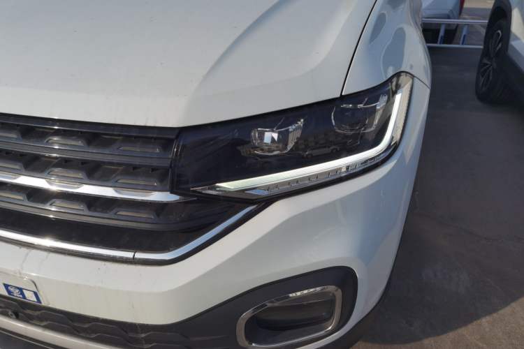 Used Volkswagen Tacqua 2021 1.5L Automatic 30th Anniversary Edition Left Front Headlight