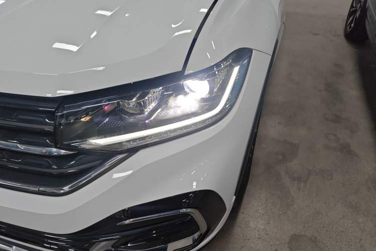 Used Volkswagen Tacqua 2021 280TSI DSG EnjoyPro Smart Connectivity Version Left Front Headlight