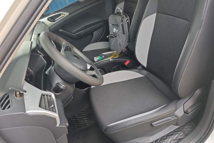 Used Volkswagen Tacqua 2021 200TSI DSG JoyConnect Edition Left Front Seat
