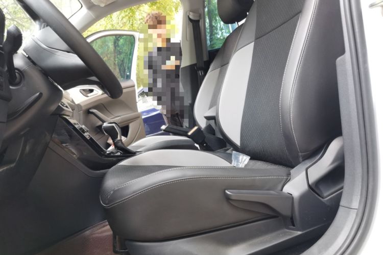 Used Volkswagen Tacqua 2021 1.5L Automatic 30th Anniversary Edition Left Front Seat