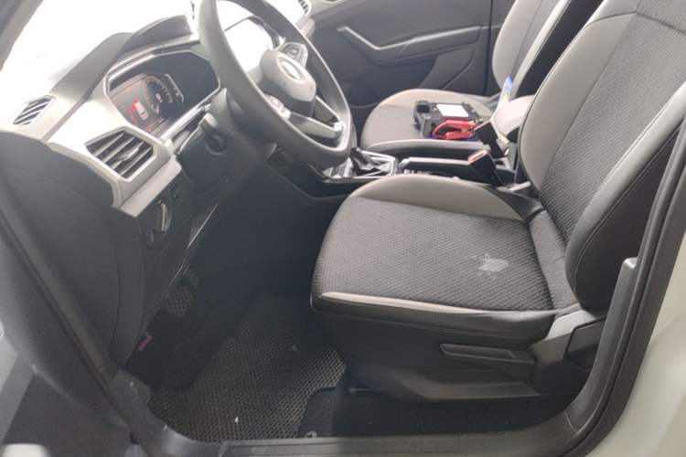 Used Volkswagen Tacqua 2021 1.5L Automatic 30th Anniversary Edition Left Front Seat