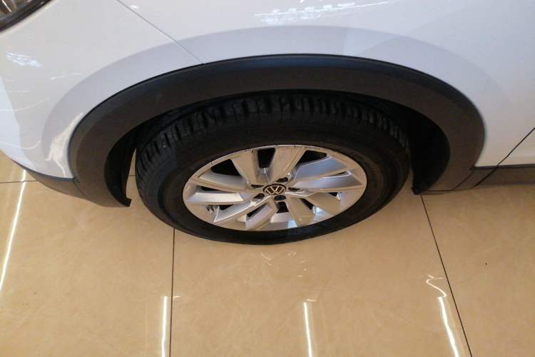 Used Volkswagen Tacqua 2021 1.5L Automatic Shangzhilian Edition Left Front Wheel Hub