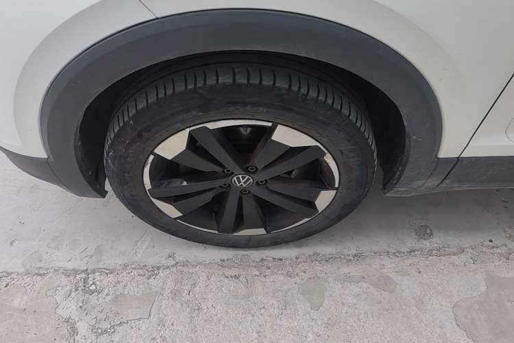 Used Volkswagen Tacqua 2021 1.5L Automatic Yue Zhi Lian Edition Left Front Wheel Hub