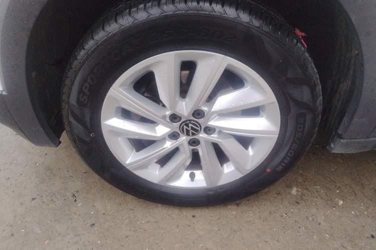 Used Volkswagen Tacqua 2021 1.5L Automatic Shangzhilian Edition Left Front Wheel Hub
