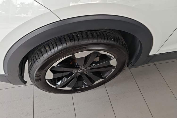 Used Volkswagen Tacqua 2021 1.5L Automatic Yue Zhi Lian Edition Left Front Wheel Hub