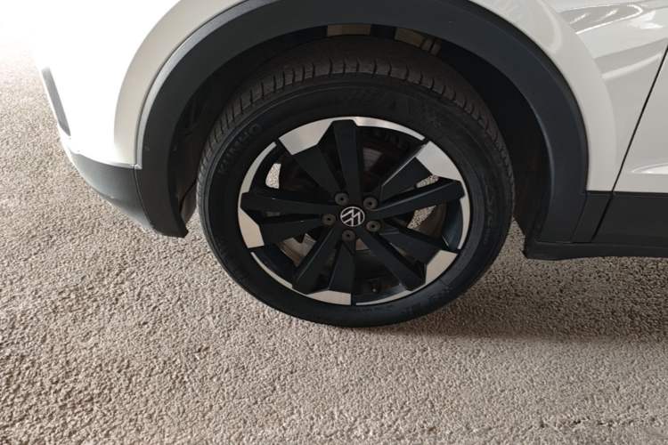 Used Volkswagen Tacqua 2021 1.5L Automatic Yue Zhi Lian Edition Left Front Wheel Hub