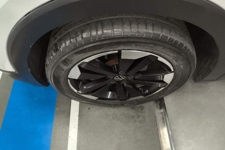 Used Volkswagen Tacqua 2021 1.5L Automatic Yue Zhi Lian Edition Left Front Wheel Hub