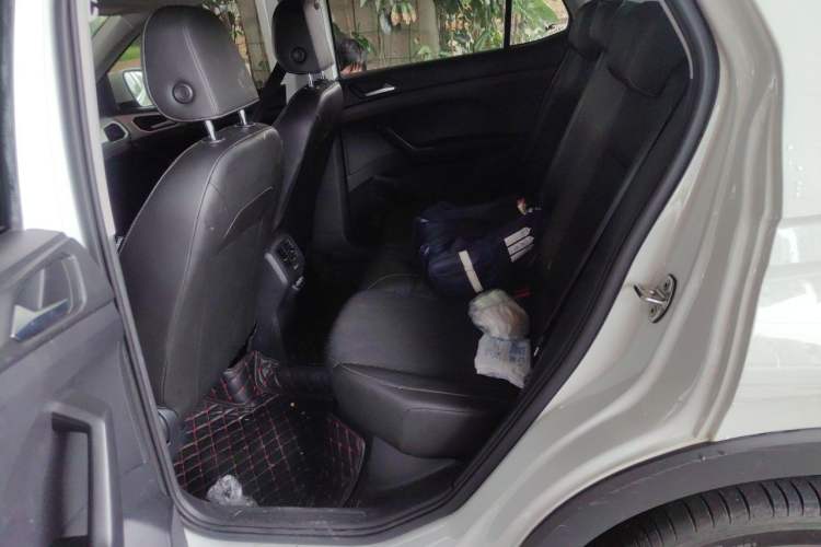Used Volkswagen Tacqua 2021 200TSI DSG JoyConnect Edition Left Rear Seat