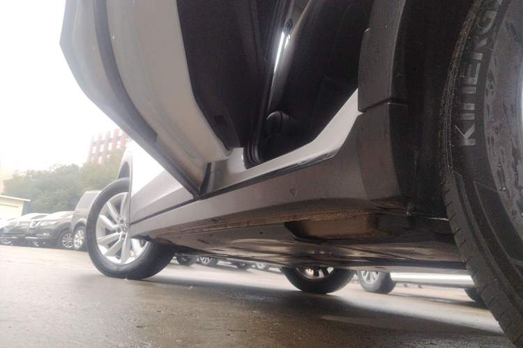 Used Volkswagen Tacqua 2021 1.5L Automatic Shangzhilian Edition Left Side Sill