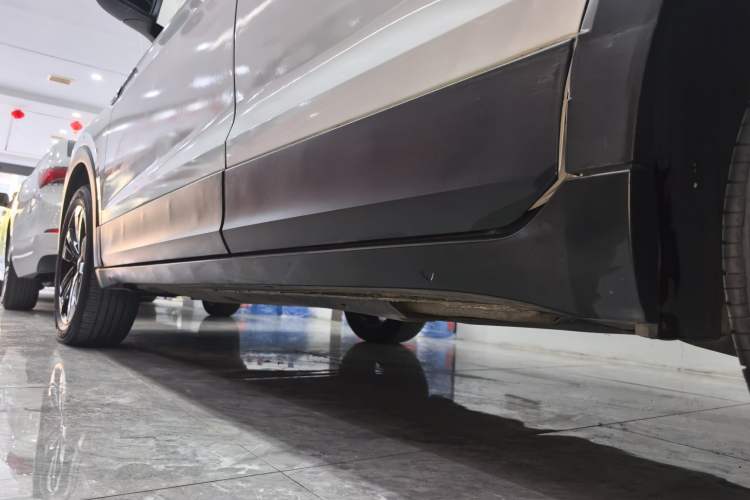 Used Volkswagen Tacqua 2021 200TSI DSG JoyConnect Edition Left Side Sill