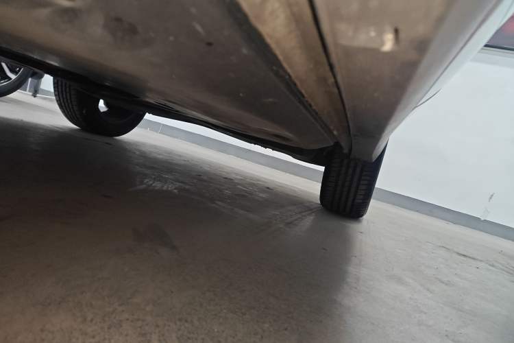Used Volkswagen Tacqua 2021 280TSI DSG EnjoyPro Smart Connectivity Version Left Side Sill