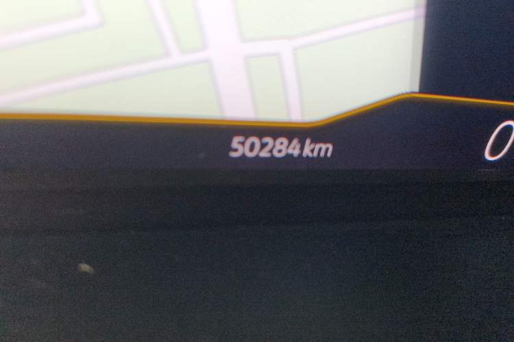 Used Volkswagen Tacqua 2021 1.5L Automatic R-Line Smart Connect Edition Odometer Close Up