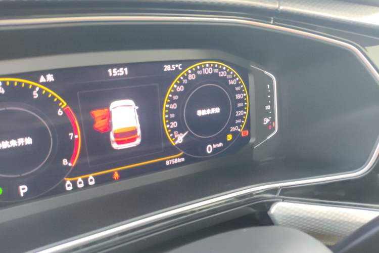 Used Volkswagen Tacqua 2021 1.5L Automatic 30th Anniversary Edition Odometer Close Up