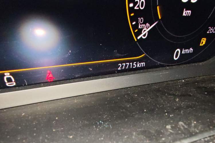 Used Volkswagen Tacqua 2021 1.5L Automatic 30th Anniversary Edition Odometer Close Up