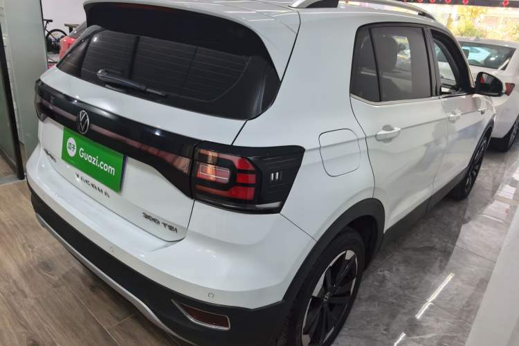 Used Volkswagen Tacqua 2021 200TSI DSG JoyConnect Edition Rear Right 45 Deg