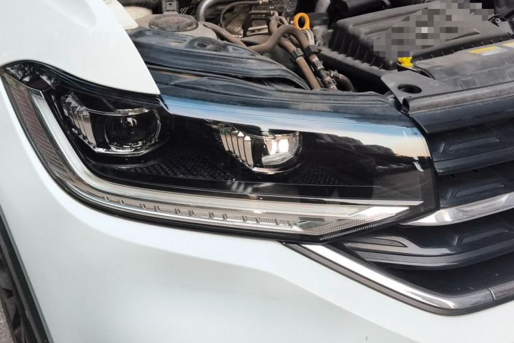 Used Volkswagen Tacqua 2021 200TSI DSG JoyConnect Edition Right Front Headlight