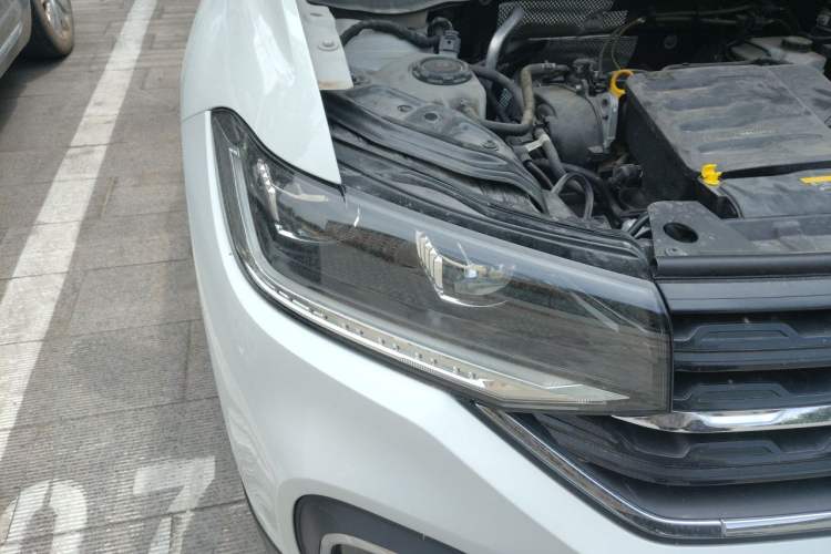 Used Volkswagen Tacqua 2021 1.5L Automatic Yue Zhi Lian Edition Right Front Headlight